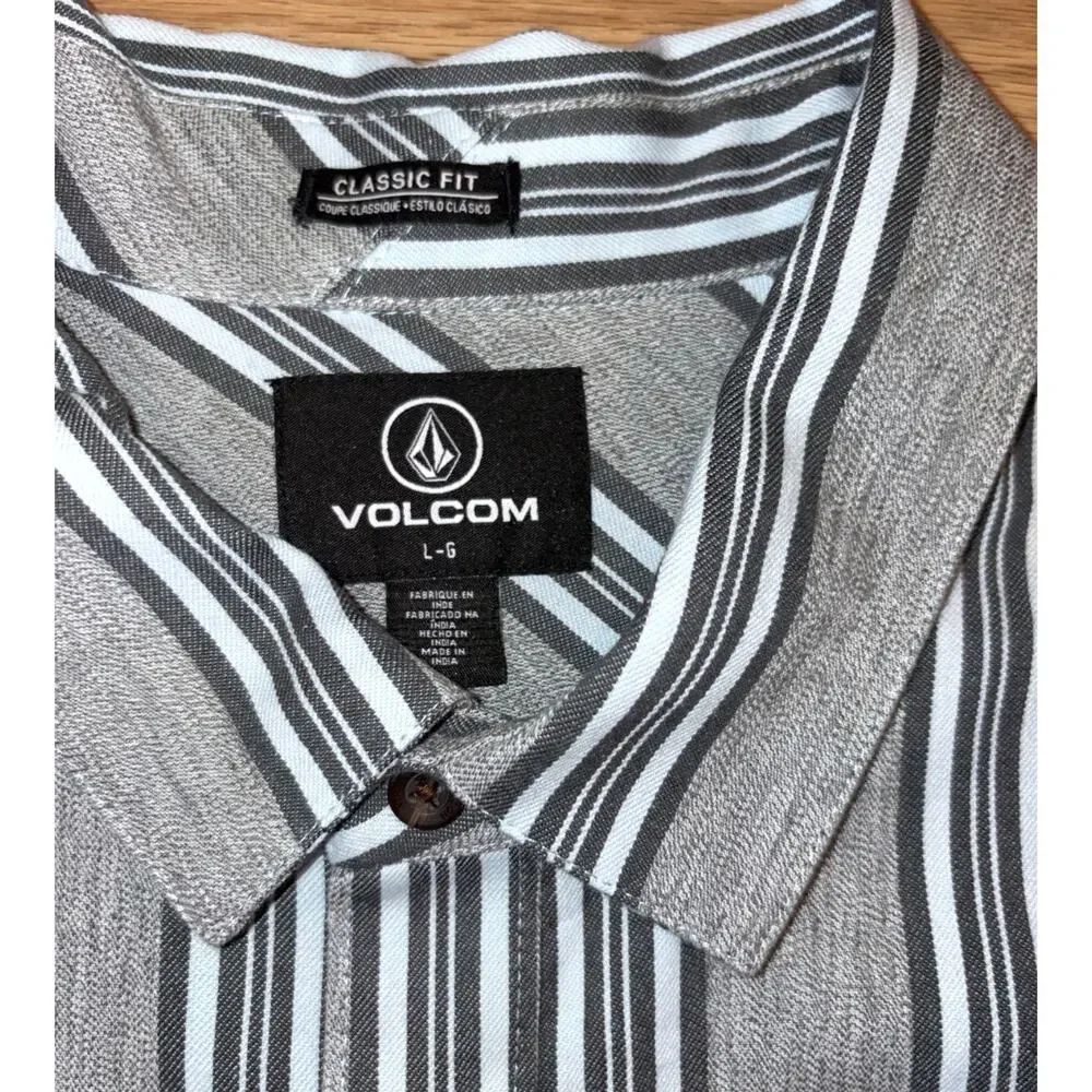 Volcom blue striped mens button up top size large